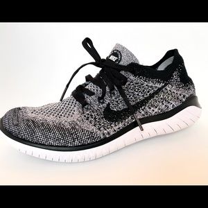 EUC Nike Free Flyknit RN 8.5 worn indoors only